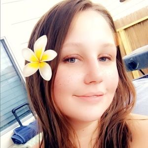 Meet your Posher, Caleigh